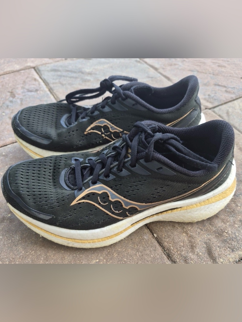 Saucony Endorphin Speed 3 Black Goldstruck S10756-10 Womens 8.5